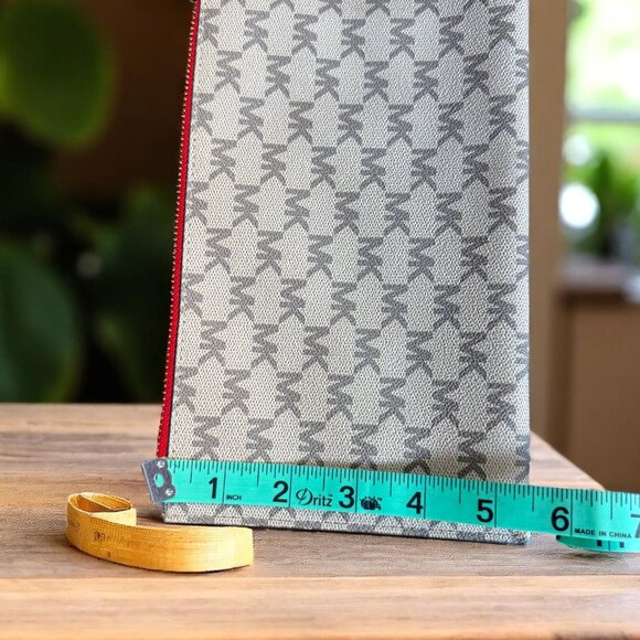 Michael Kors Wristlet Red Zipper Credit Card‎ Holder - Picture 5 of 10